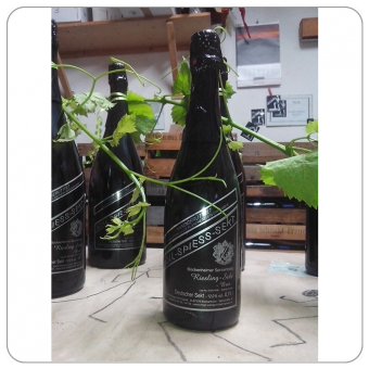 Riesling Sekt, brut - klassische Flaschengärung -- 0.75 l 